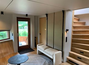 Chalet design avec bain à remous, sauna et terrasse sur le toit - 4