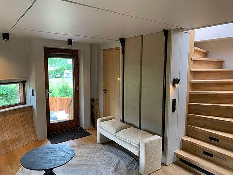 Chalet design avec bain à remous, sauna et terrasse sur le toit - 4