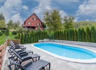 Logement de vacances spacieux avec piscine (chauffée)