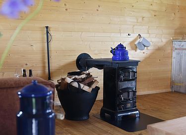 Houten cabin met hottub in het groen - 9