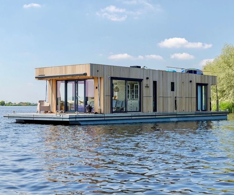 Péniche écologique avec son propre bateau - 1
