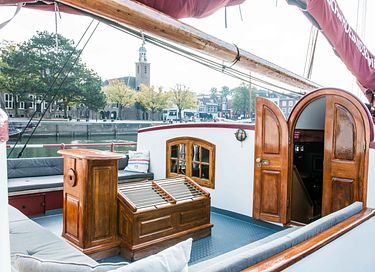 Uniek overnachten op een authentieke zeilboot