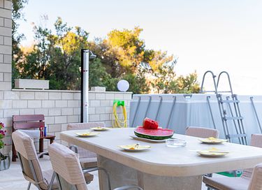 Vakantievilla met openluchtzwembad en terras - 25