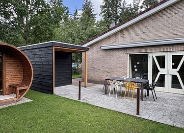 Villa en pleine forêt avec sauna et aire de jeux extérieure