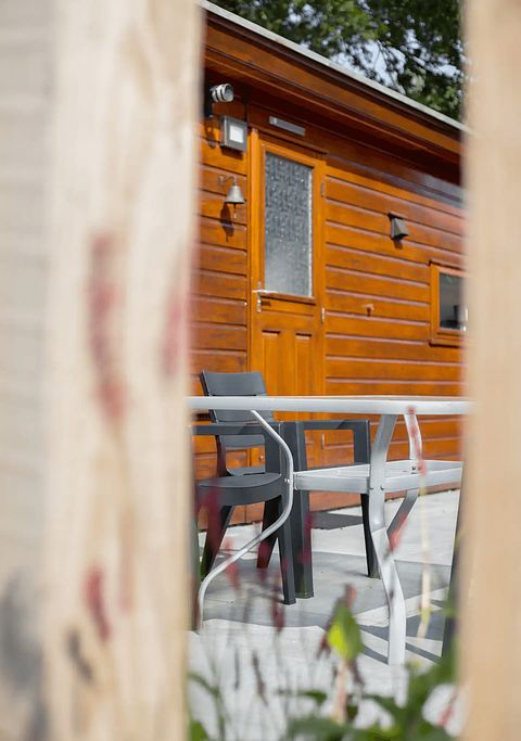 Tiny lodge with terrace in the woods - 4