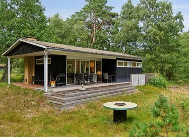 Hyggeligt feriehus ved kysten nær Aakirkeby - 2