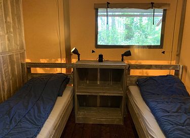 Ingerichte safaritent met privé hottub - 14