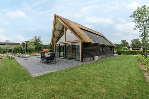 Ferme de luxe au toit de chaume à la campagne - 3