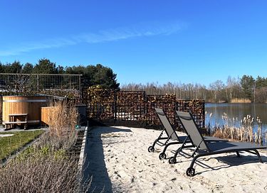 Wellness house with private beach on large lake - 23