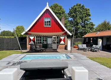 Ferienhaus mit Wellness und privatem Pool