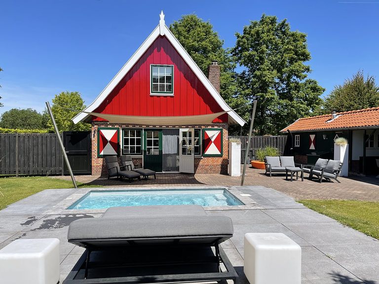 Vacation home with wellness and private pool - 1