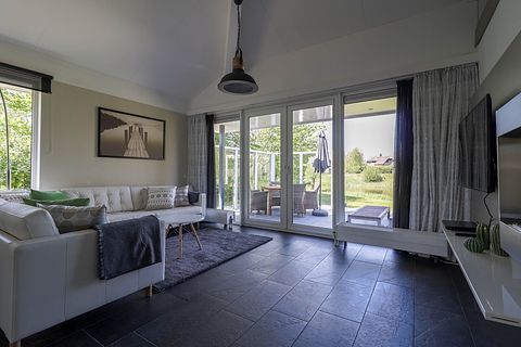 Luxury cottage with jetty - 4