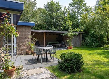 Bungalow with a covered patio in Zeeland - 3