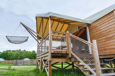 Une tente safari pleine de charme, perchée en hauteur - 3