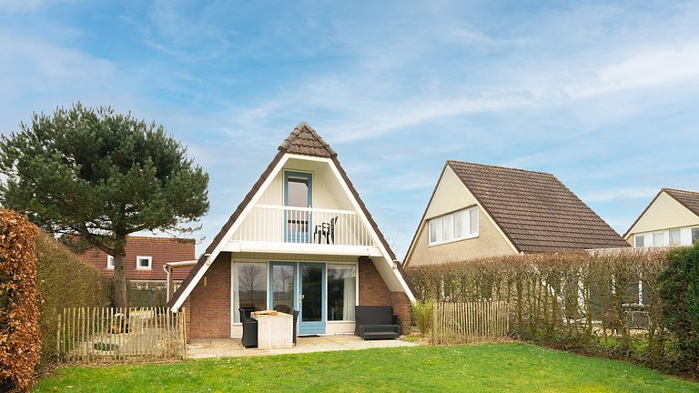 Spacious A-frame bungalow in Groningen (4p) - 1