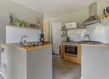 Villa in de natuur mét je eigen bubbelbad - 10