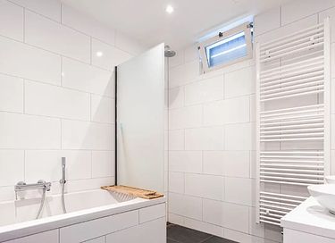 Trois Avenue des Turcs 28 - 23