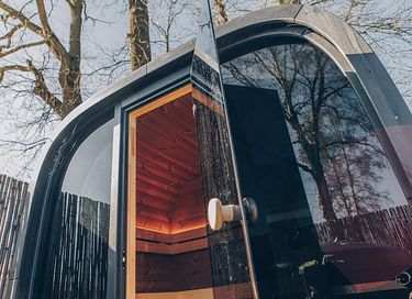Stylish stay with private sauna and hot tub - 28