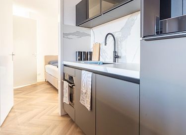 Stay (8p) at luxury waterfront resort - 9