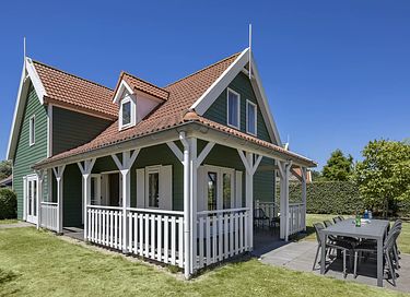 Vakantievilla vlakbij het water op leuk park