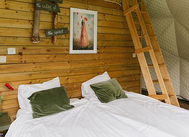 Glamping tent with bathroom and kitchen near forest - 8
