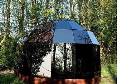 Unique mirror cabin in Zeeland - 2