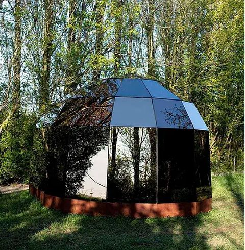 Unique mirror cabin in Zeeland - 2