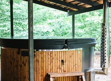 Spacious group accommodation with hot tub - 16