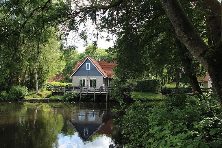 Mooi vakantiehuis direct aan het water - 1