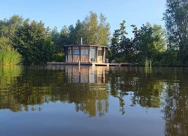 Zelfvoorzienend huisje met sloep - 19