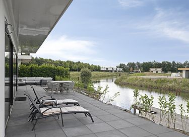 Luxe villa met sauna aan het water - 18