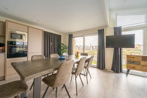 8-person house by the water with jetty - 4
