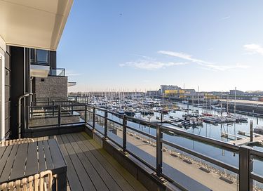 Große Ferienwohnung (8p) an einem Hafen