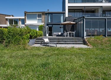 Vacation home overlooking a lake - 2