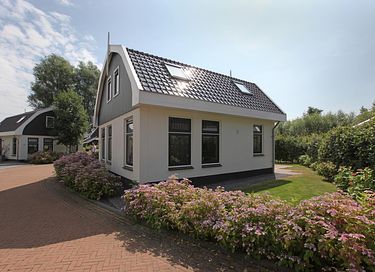 Modern vacation home (6p) in the dunes