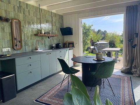 Spend the night in an orangery with hot tub - 5