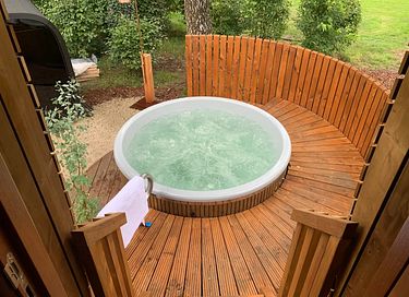 Chalet design avec bain à remous, sauna et terrasse sur le toit - 18