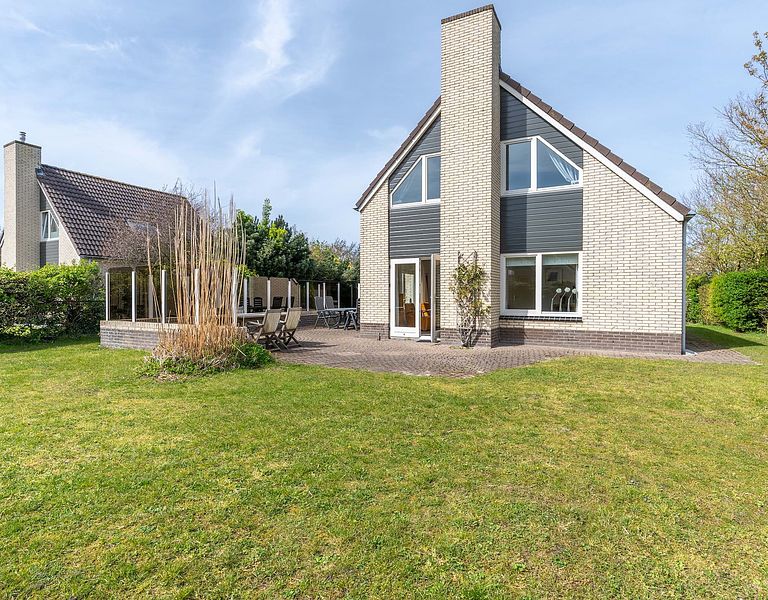 Holiday home Texel with large garden - 1
