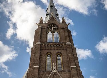 Spend the night in a romantic church tower - 23