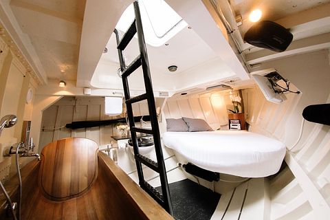 Special overnight stay on a lifeboat - 2