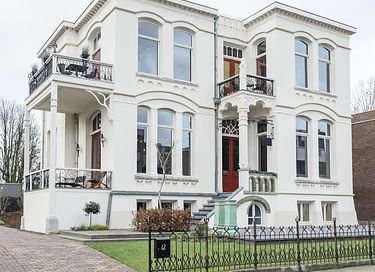 Dormez dans un luxueux hôtel-boutique Art déco.