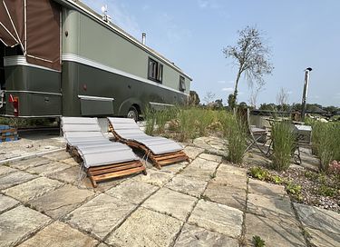 Spend the night in a shepherds hut with wellness - 2