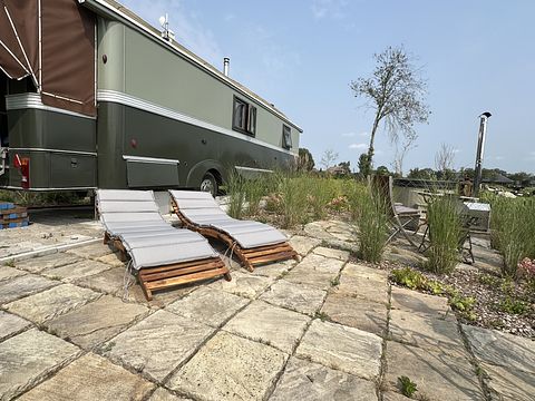 Spend the night in a shepherds hut with wellness - 2