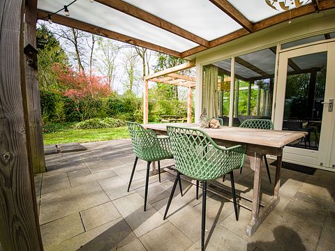 Vakantiehuis met ruime tuin en overkapping - 5
