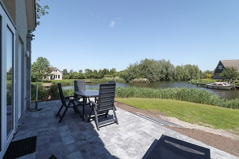 House with garden and terrace in Friesland - 4