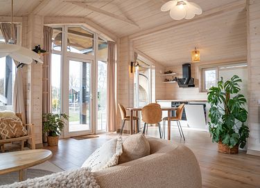 Stilvolle Lodge aus Holz in schöner Umgebung - 2