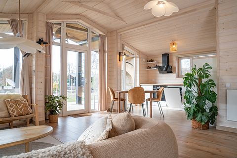 Stilvolle Lodge aus Holz in schöner Umgebung - 2