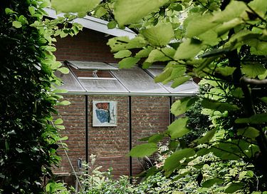 Design villa met grote bostuin in Limburg - 40