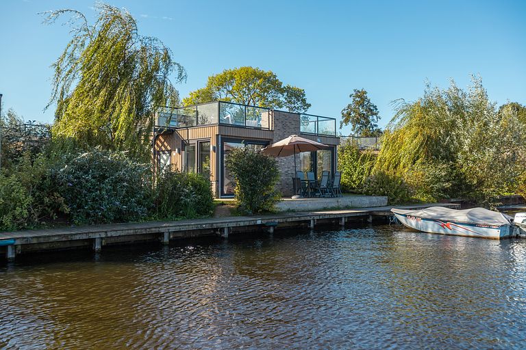 Ruime vakantiewoning vlakbij het water - 1