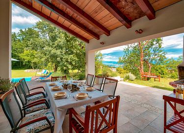 Villa met zoutwaterzwembad en zeezicht - 7
